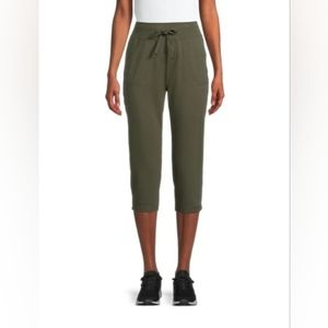 Athletic Works Women's Sz 20 NWT Olive Color Capri Pants